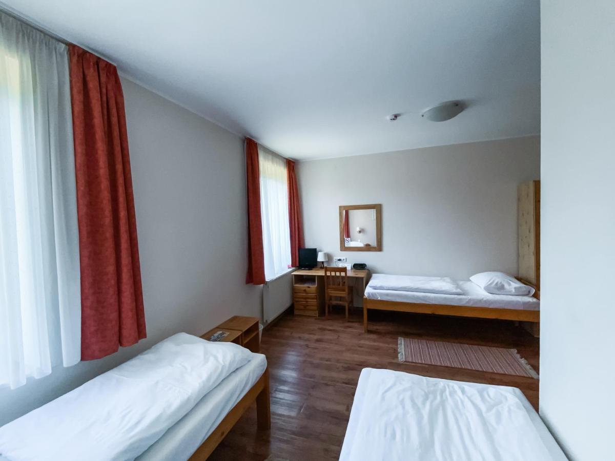 Anna Panzio Hotel Dunavarsany Bagian luar foto