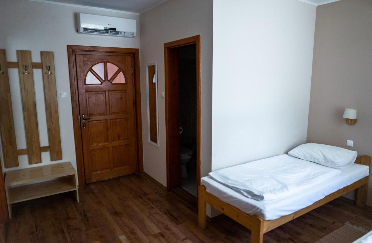 Anna Panzio Hotel Dunavarsany Bagian luar foto