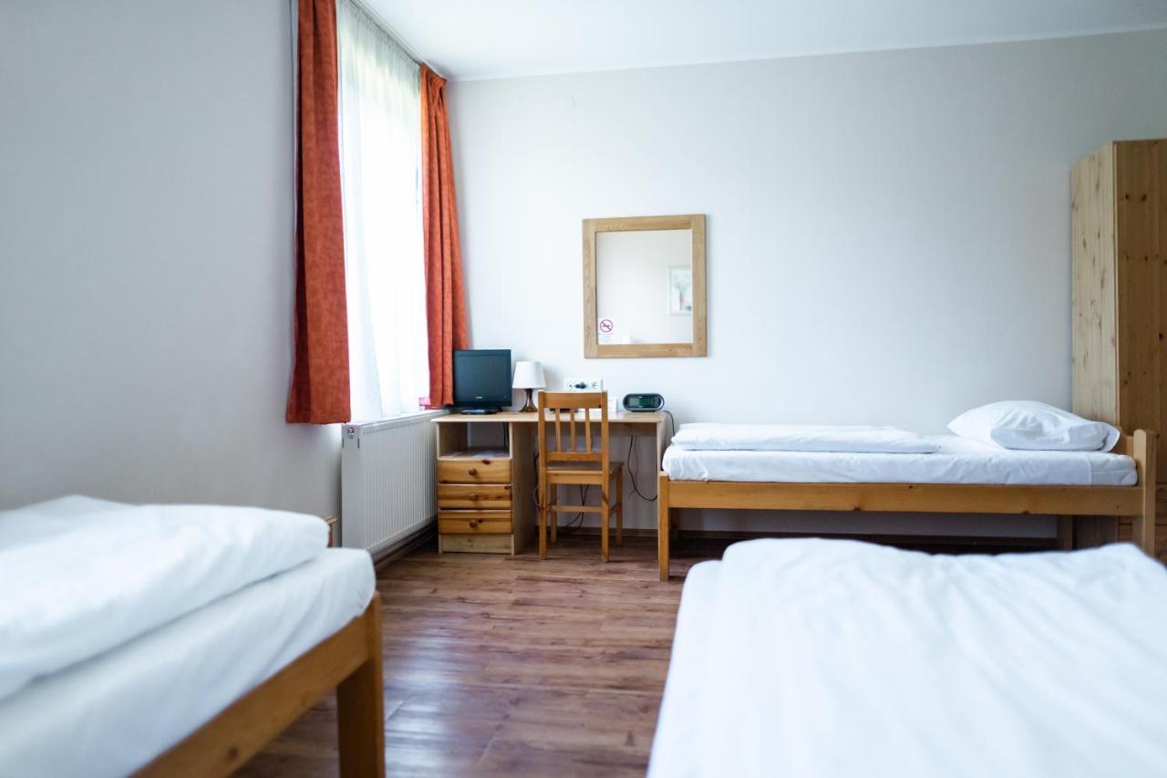 Anna Panzio Hotel Dunavarsany Bagian luar foto