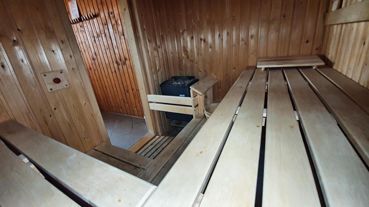 Anna Panzio Hotel Dunavarsany Bagian luar foto
