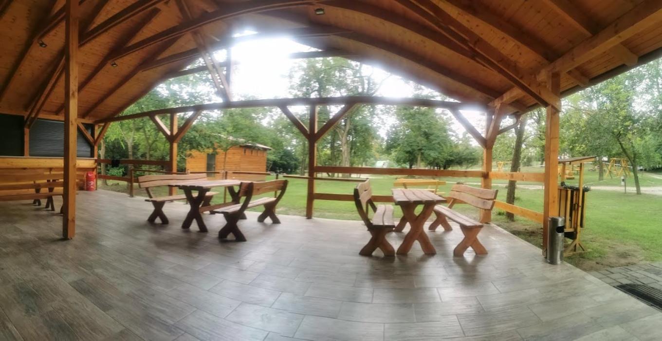 Anna Panzio Hotel Dunavarsany Bagian luar foto