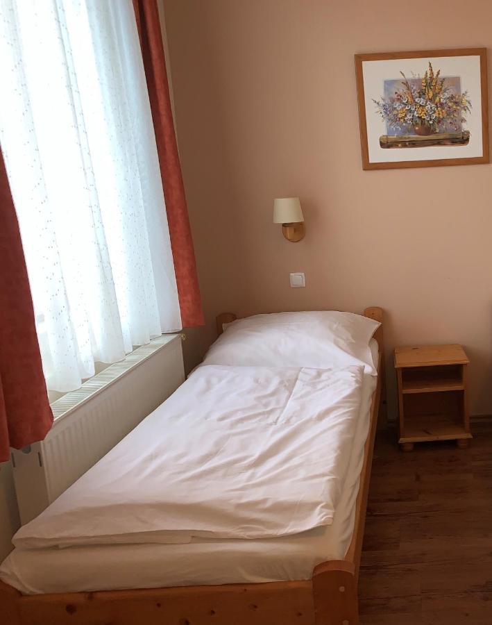 Anna Panzio Hotel Dunavarsany Bagian luar foto